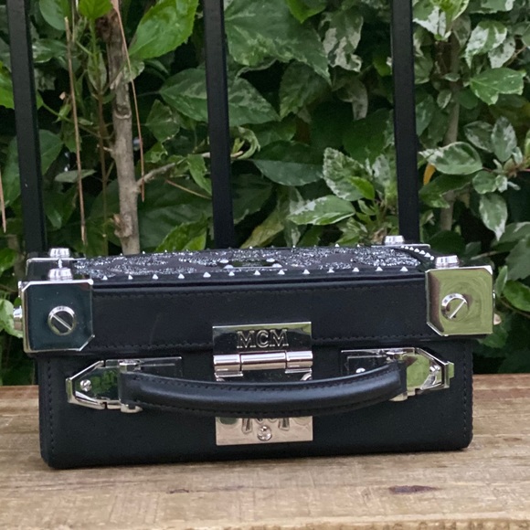 Small Berlin Crossbody in MCM Leopard Crystal - Picture 5 of 8